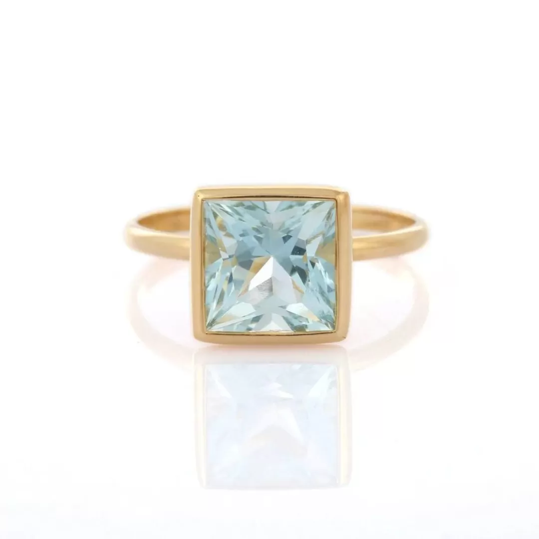 18K Gold Aquamarine Ring