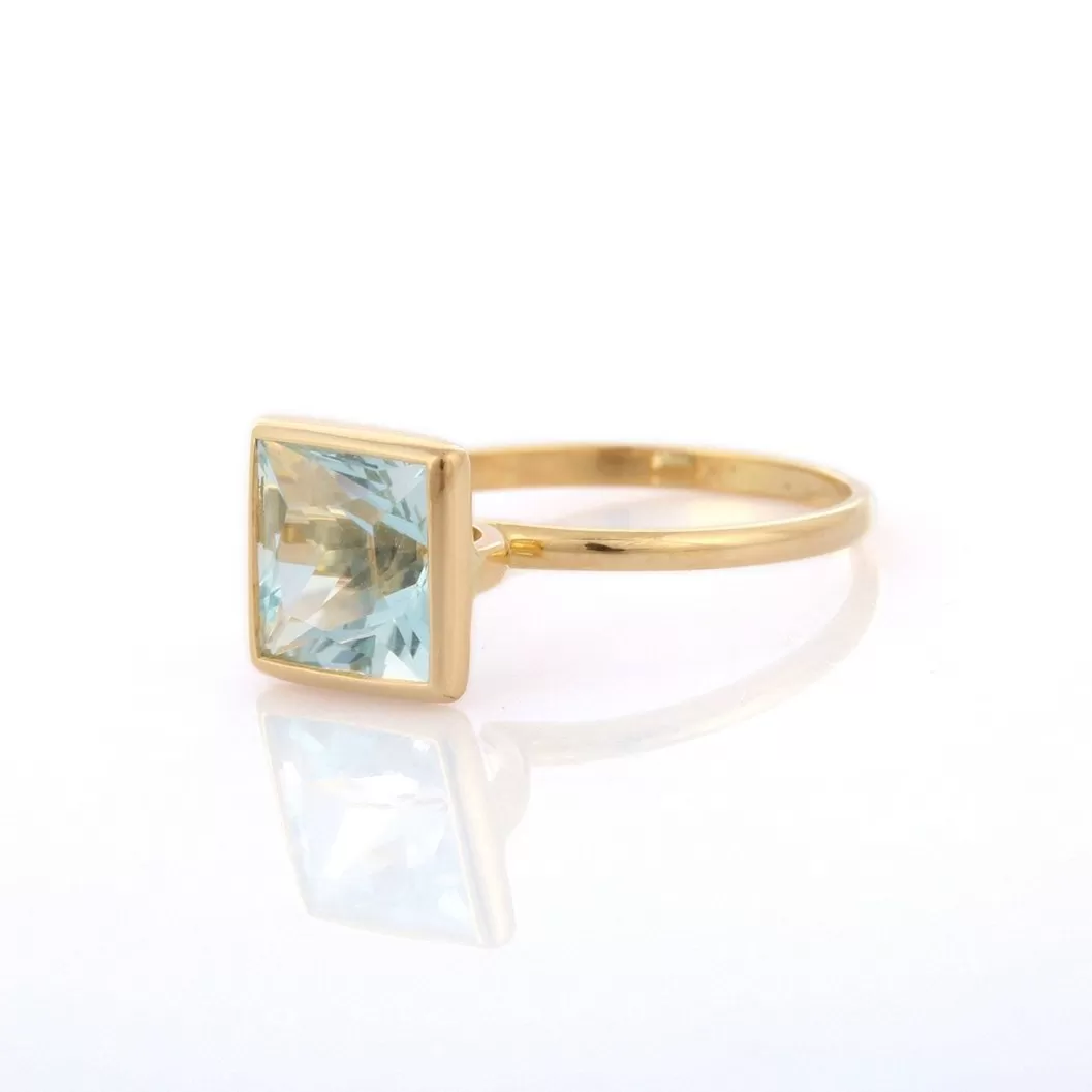 18K Gold Aquamarine Ring