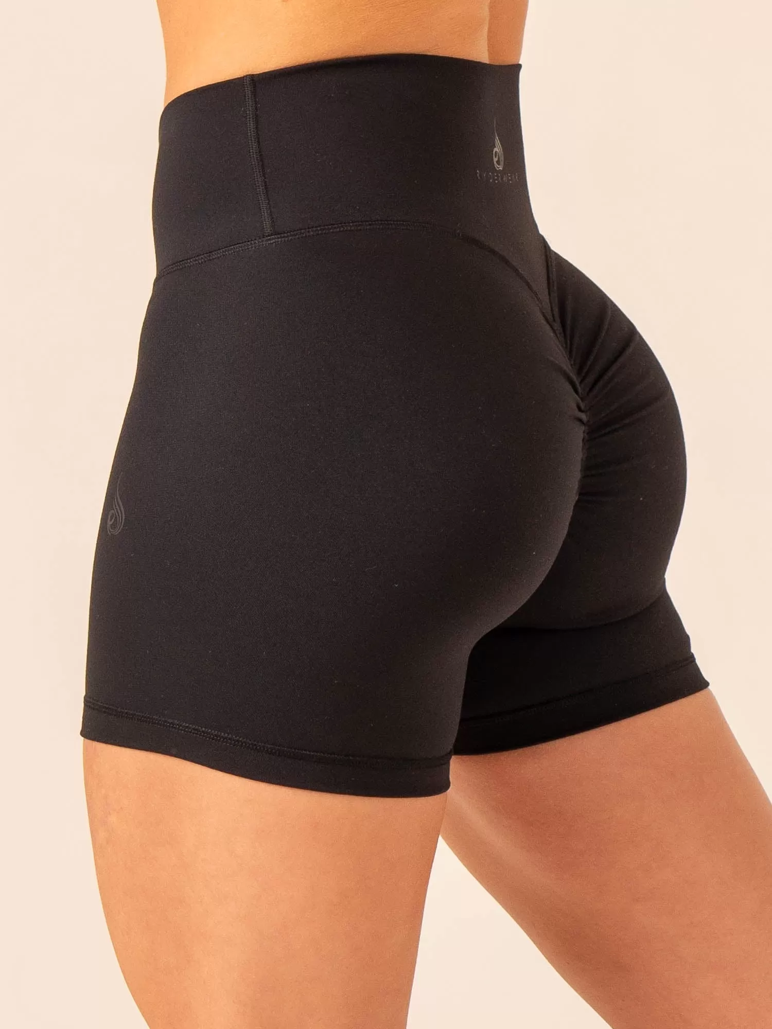 Extreme Scrunch Shorts - Black