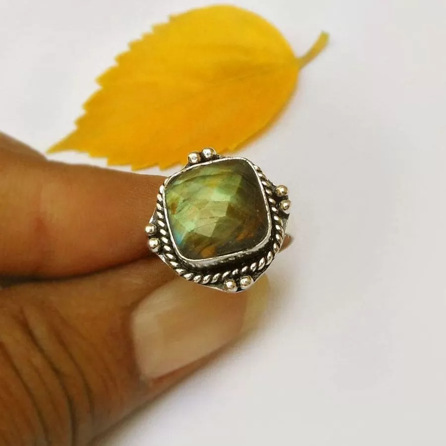 Natural Labradorite Ring 925 Sterliing Silver Ring Faceted Gemstone Ring Cushion Ring Handmade Jewelry