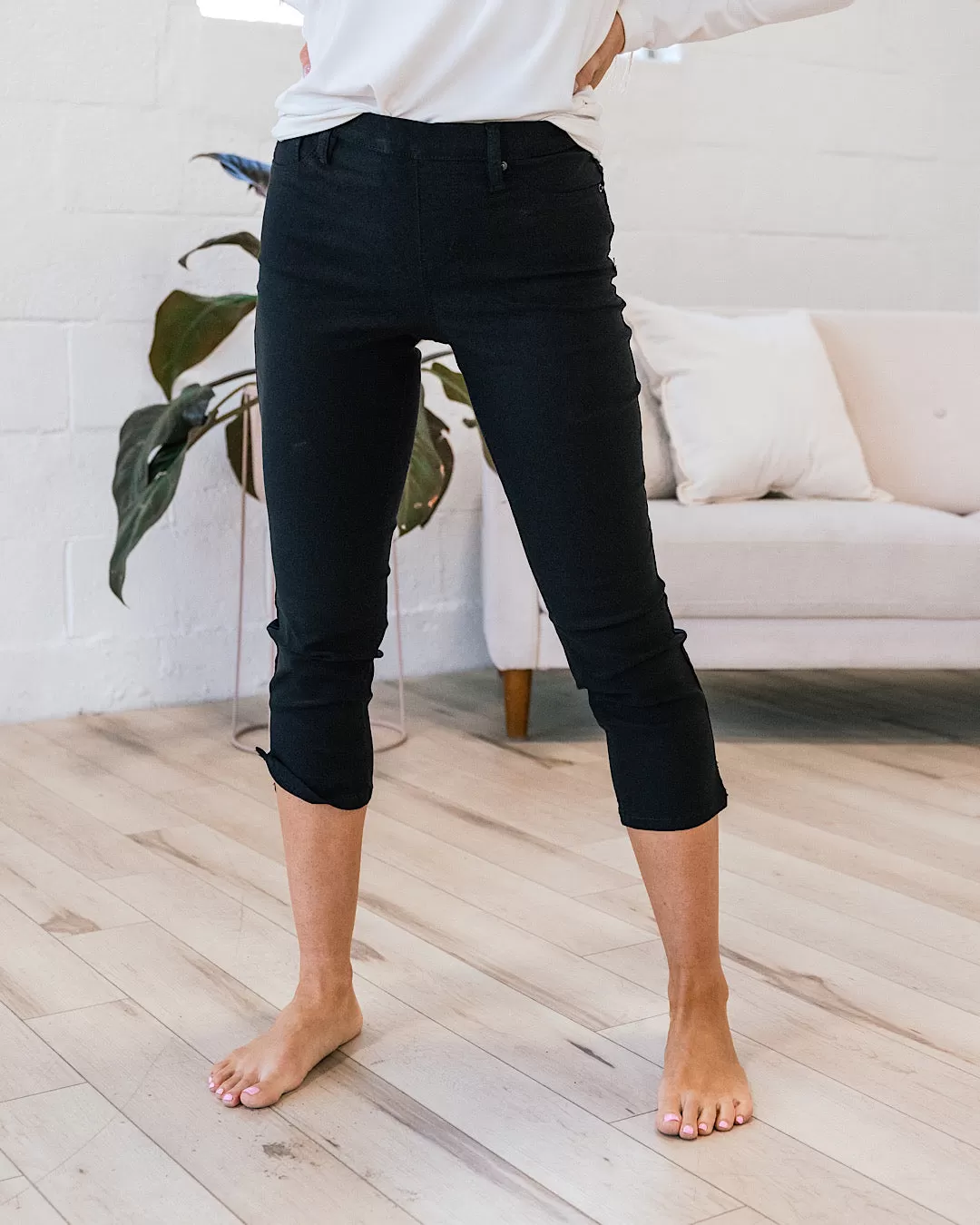 NEW! Hyperstretch Capris - Black