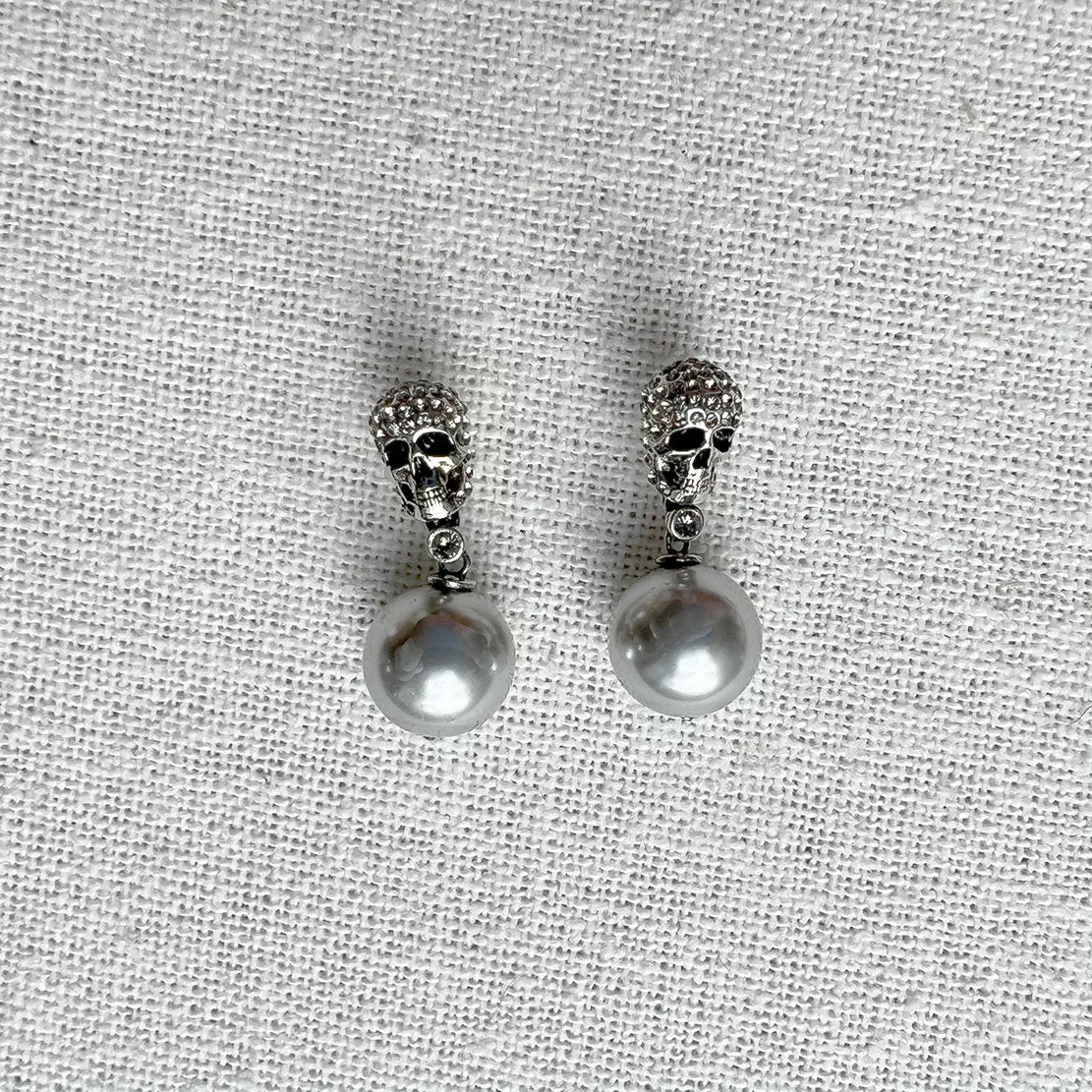 Pearl N Skull Earrings, Silver