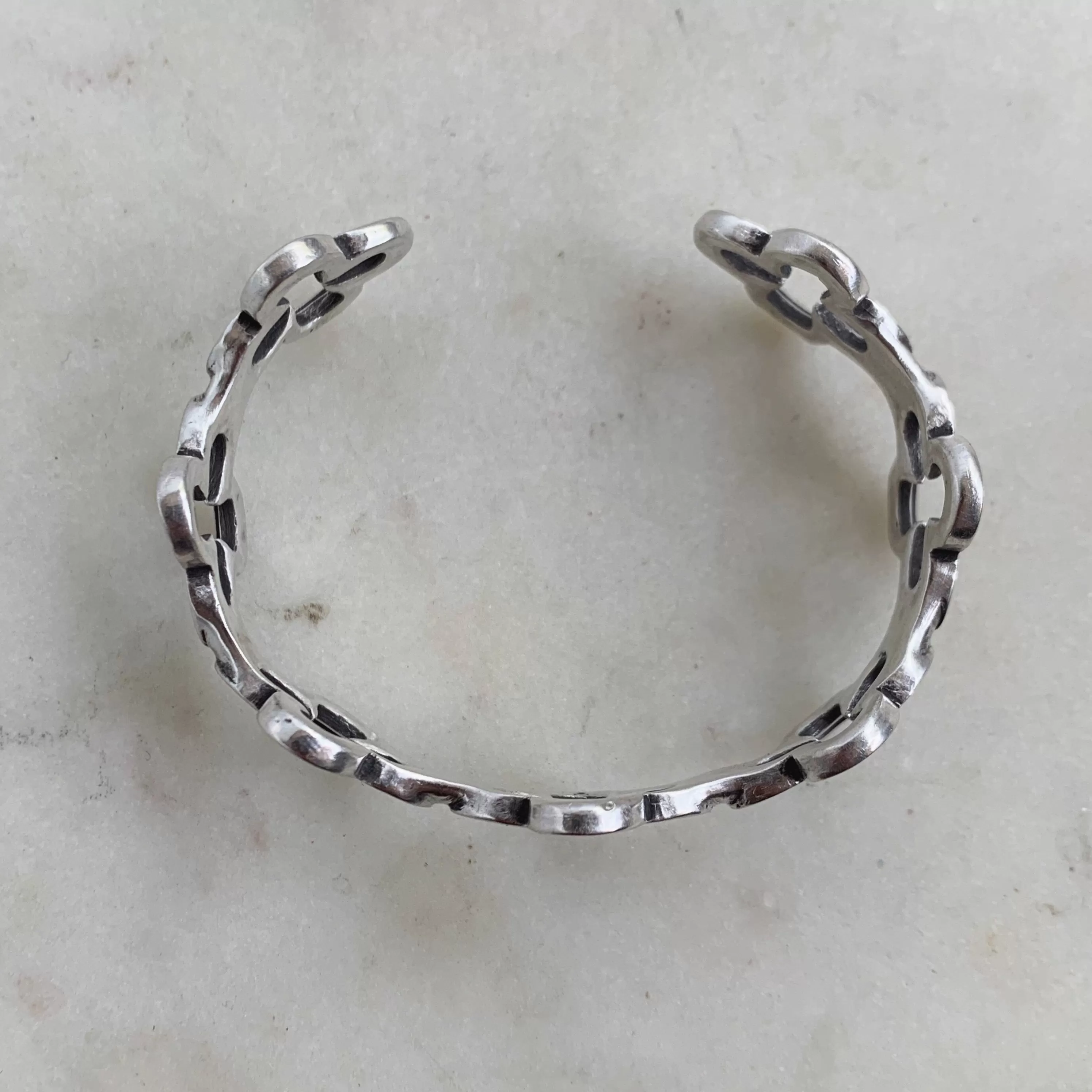 QUATREFOIL CUFF