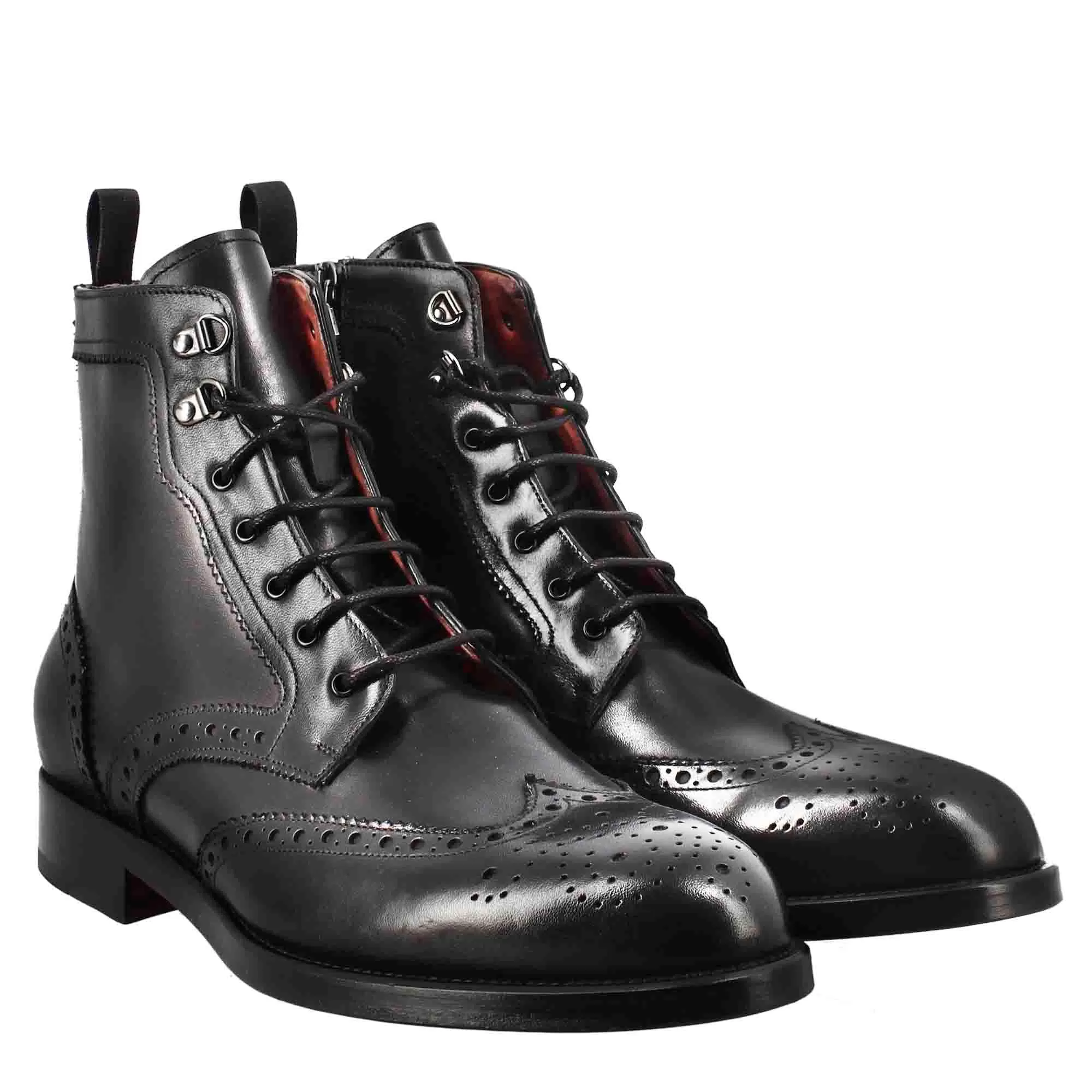 Stivaletto anfibio alto con lavorazione brogue da uomo in pelle colore nero