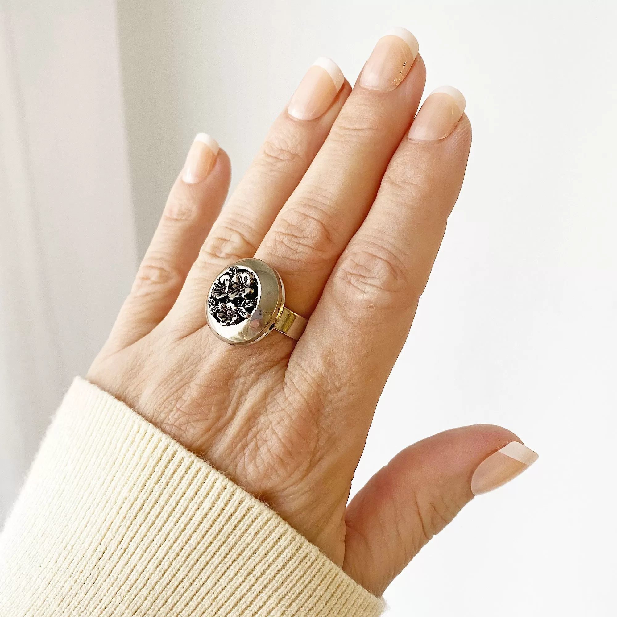 VERMONT vintage silver flower cocktail ring