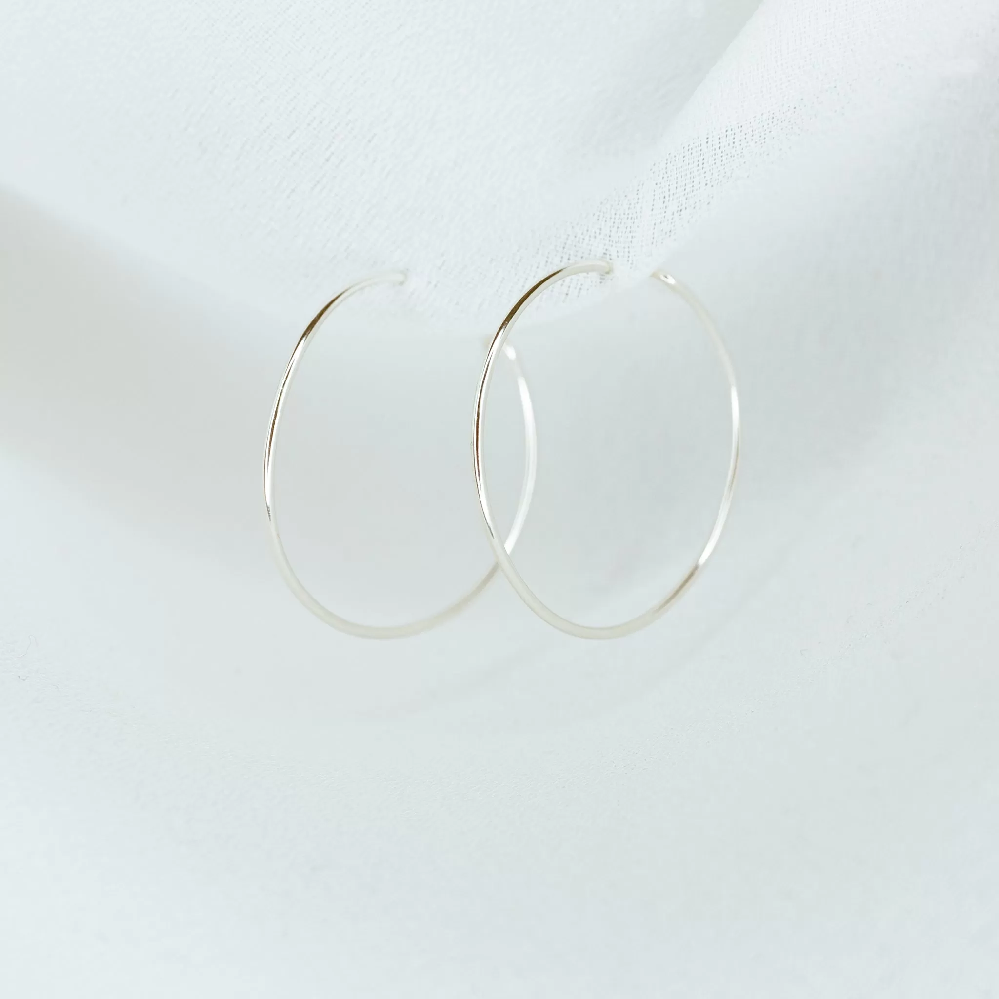 Weightless XS Hoops