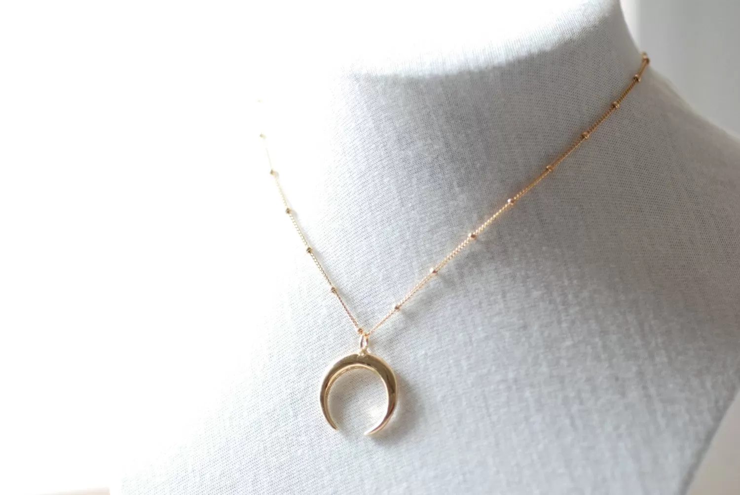 Wholesale Tusk Necklace, Double Horn Necklace, Gold Horn Necklace, Moon Necklace, Crescent Necklace, Gold moon Necklace