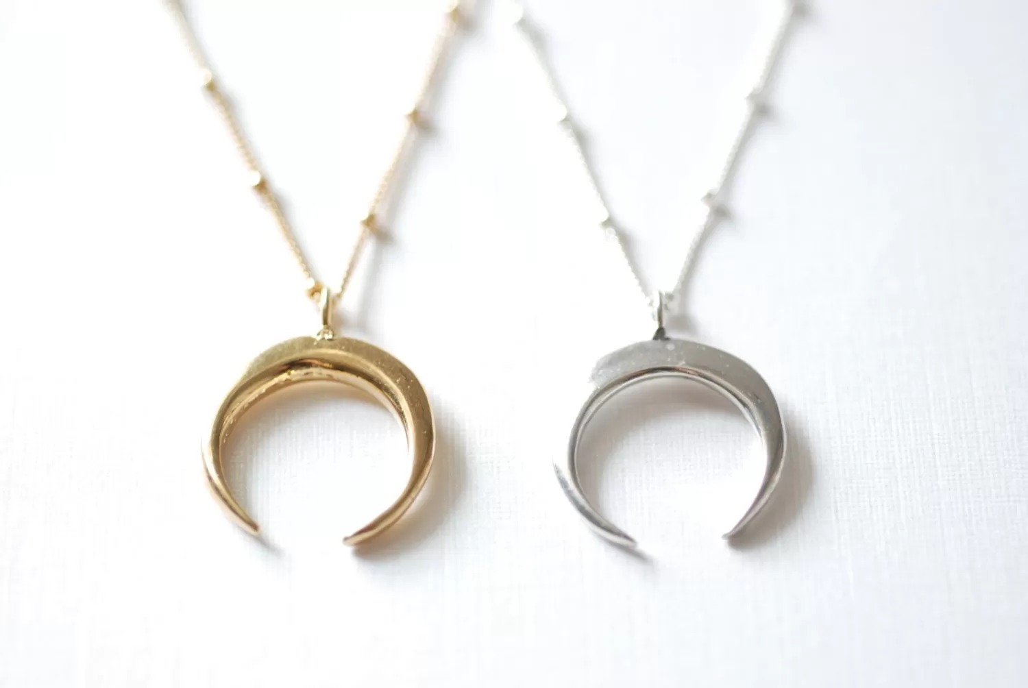 Wholesale Tusk Necklace, Double Horn Necklace, Gold Horn Necklace, Moon Necklace, Crescent Necklace, Gold moon Necklace